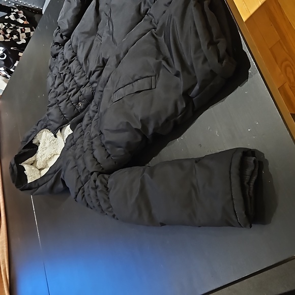 Old navy winter jacket - Picture 2 of 7